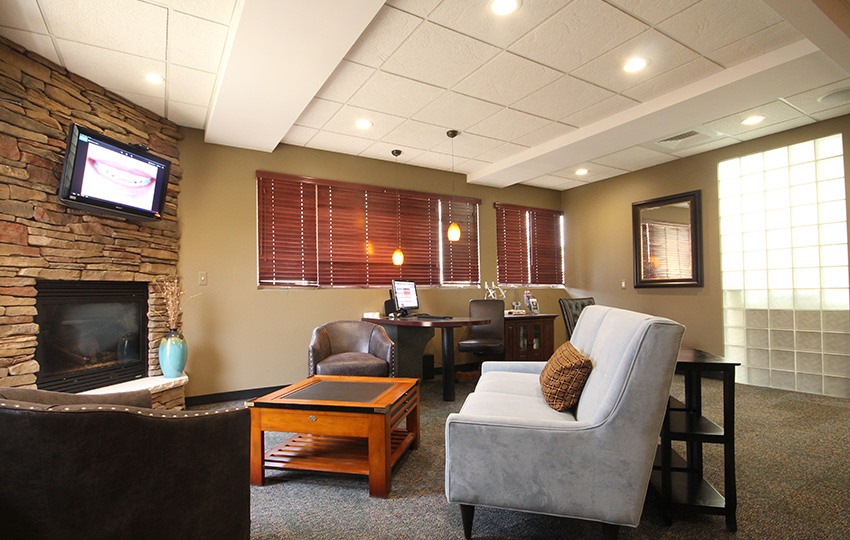 Welcoming waiting room for James Olsen DDS patients